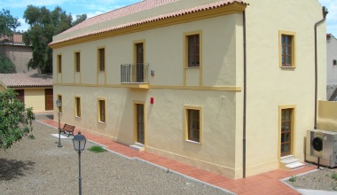 Biblioteca comunale, secondo caseggiato visto dall'esterno Biblioteca comunale, secondo caseggiato visto dall'esterno