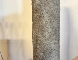 Cippo miliare in arenaria n. 3 Cippo miliare in arenaria n. 3