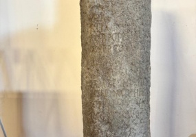 Cippo miliare in arenaria n. 3 Cippo miliare in arenaria n. 3