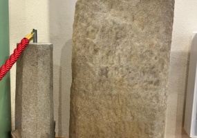 Cippo miliare in arenaria n. 4 Cippo miliare in arenaria n. 4