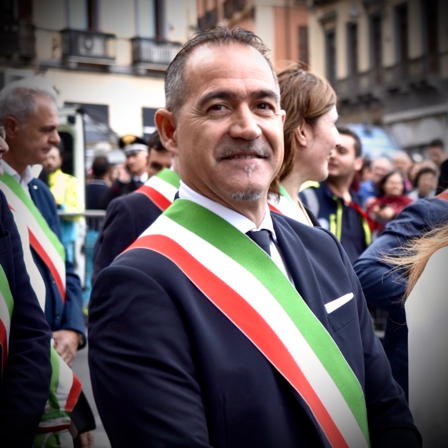 Il Sindaco Beniamino Garau con la fascia tricolore