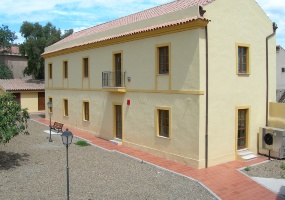 Biblioteca comunale, secondo caseggiato visto dall'esterno Biblioteca comunale, secondo caseggiato visto dall'esterno