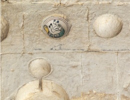 Chiesa di Santa Barbara, interno, reperti ceramici Chiesa di Santa Barbara, interno, reperti ceramici